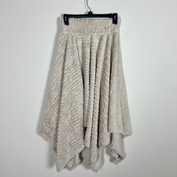 2/$20 Le Moda Mock Neck Poncho OS - Picture 4 of 4